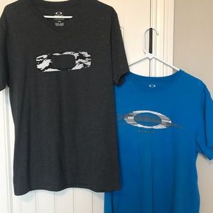 Oakley large T-shirts